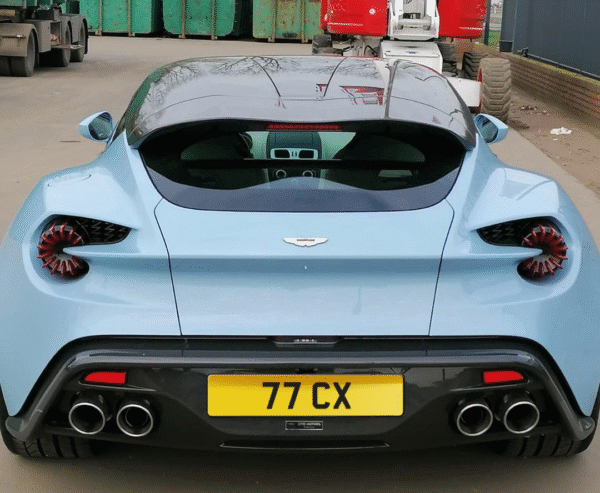 PRIVATE NUMBER PLATE ( 77 CX )
